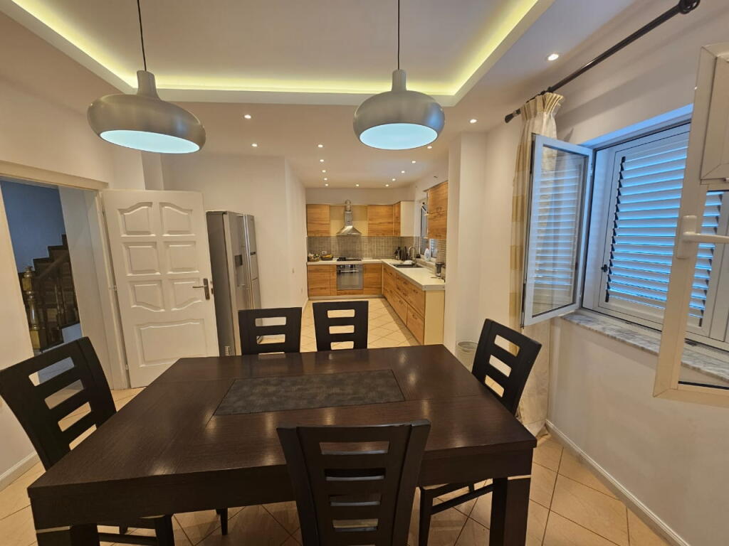 Vile 3 Kateshe Me Qera tek Liqeni i Thate (ID BV22453) Tirane