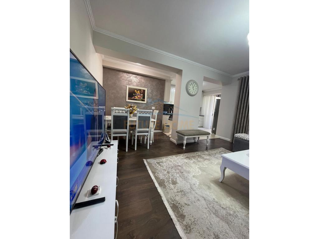 Qera, Apartament 2+1, Rruga e Barrikadave