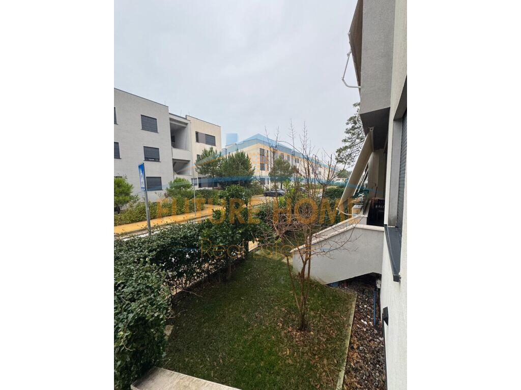 Shitet Apartament 1+1+Oborr+Post Parkimi, Vala Mar, Gjiri i Lalzit