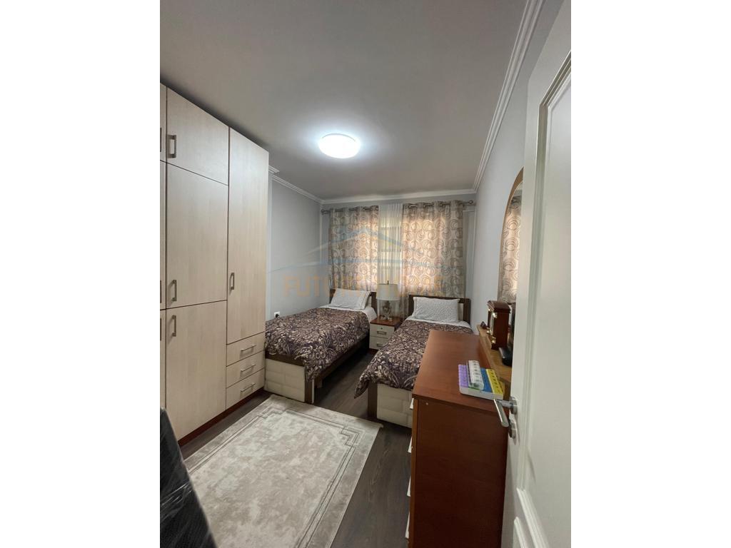 Qera, Apartament 2+1, Rruga e Barrikadave