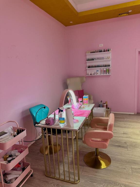 Business Premises Beauty salon for sale