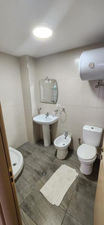 2+1,arredato,giardino zoologico,600 euro