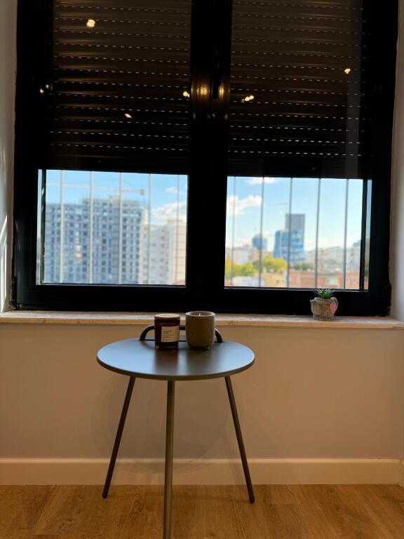 Jepet apartament 1+1 me qira pra e St te Trenit!
