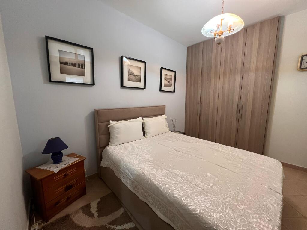 Shitet Apartament 2+1