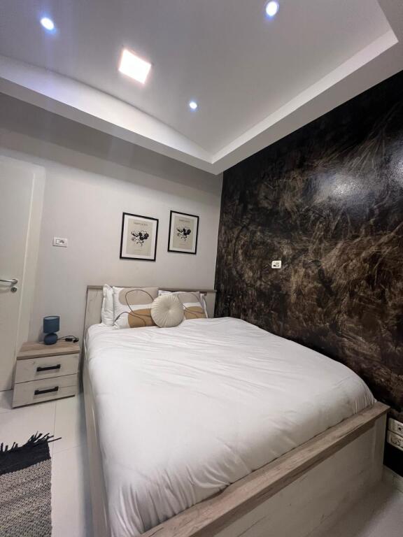 Jepet me qera apartament 1+1,Bllok