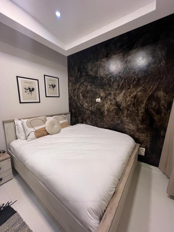 Jepet me qera apartament 1+1,Bllok