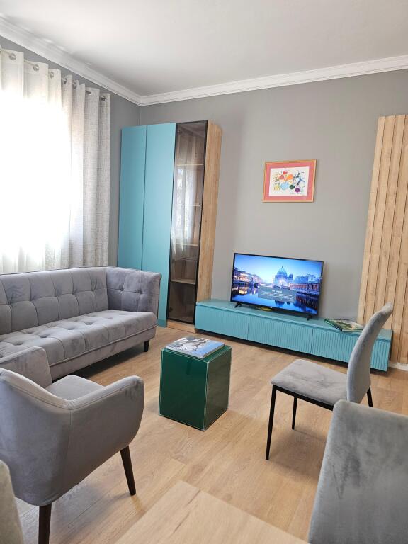 Si danno 2 appartamenti 1+1 in affitto a Pazari Ri