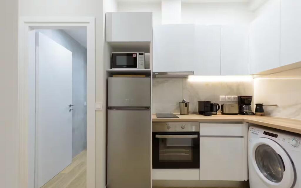 Apartament me qera 2+1 Prane Xhamise se Tabakeve (ID B22119) Tirane