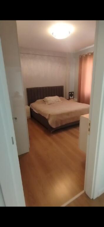 SHITET APARTAMENT 2+1 ME ÇERTIFIKATË PRONËSIE NË KAMEZ