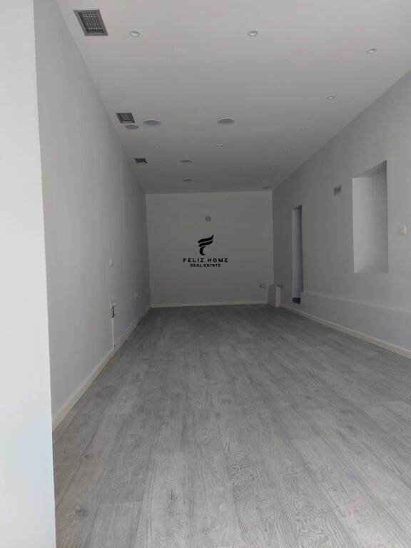 SHITET DYQAN 52 M2 RRUGA BARDHYL 270.000 EURO