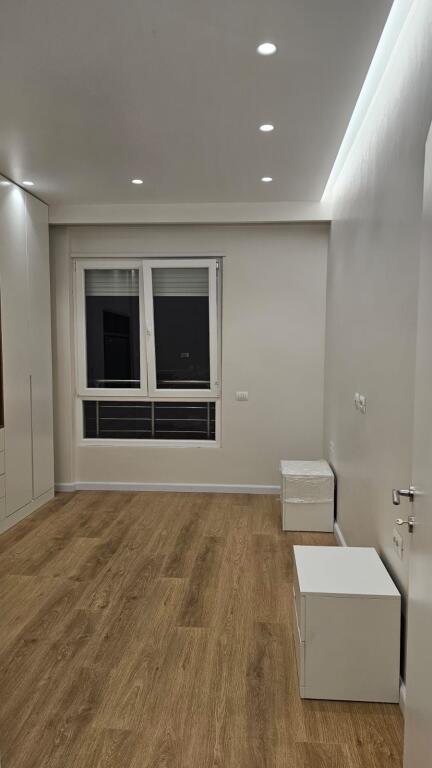VENDESI APPARTAMENTO 1+1 COMUNE DI PARIGI 195.000 EURO