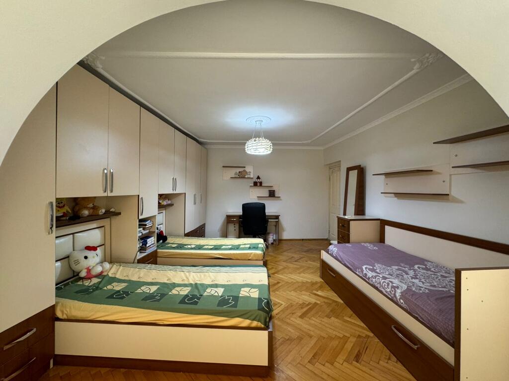 🏢All'inizio della strada di Kavaja, è in affitto un appartamento arredato 2+1, 700 Euro