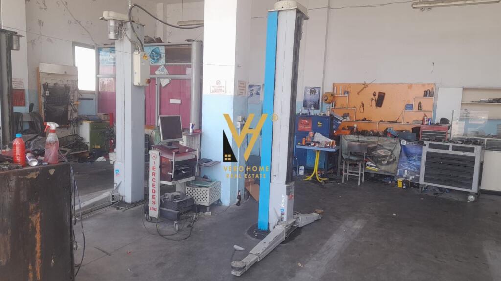 IMMOBILE COMMERCIALE IN VENDITA 1.520 M2 A LEZHE 200.000 EURO