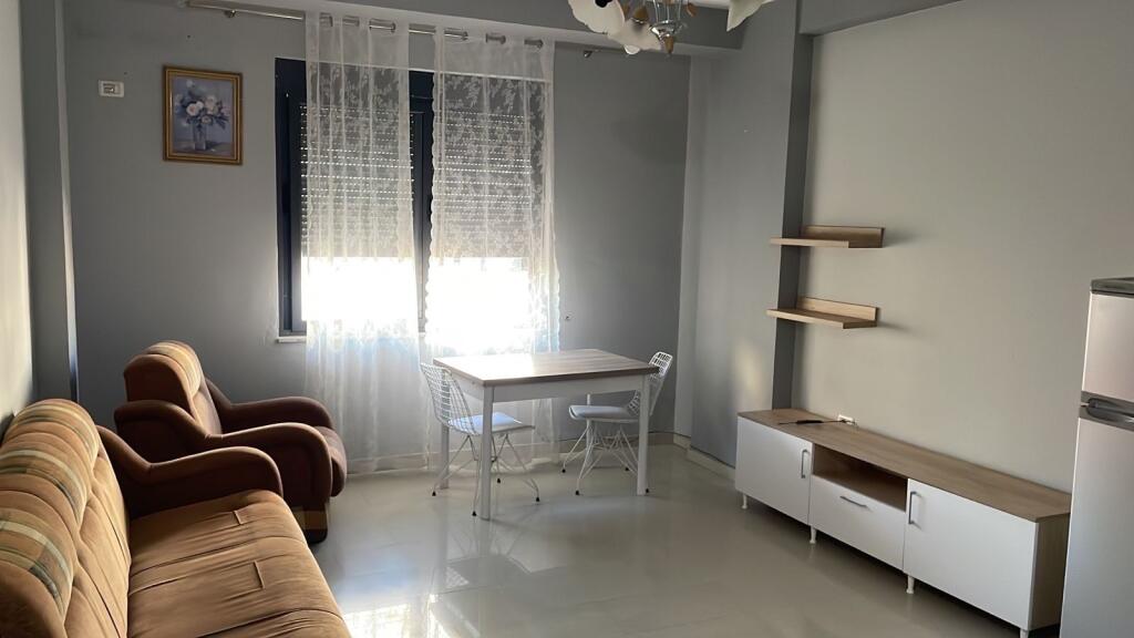 APPARTAMENTO IN AFFITTO 1+1 VIA KAVAJES 400 EURO