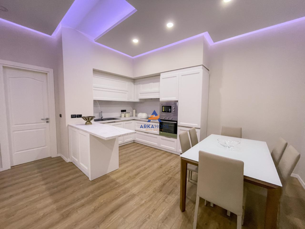AFFITTASI APPARTAMENTO 2+1+BALCONE "PAZARI I RI" 1000 EURO (INCLUSO POSTO AUTO 1200 EURO)
