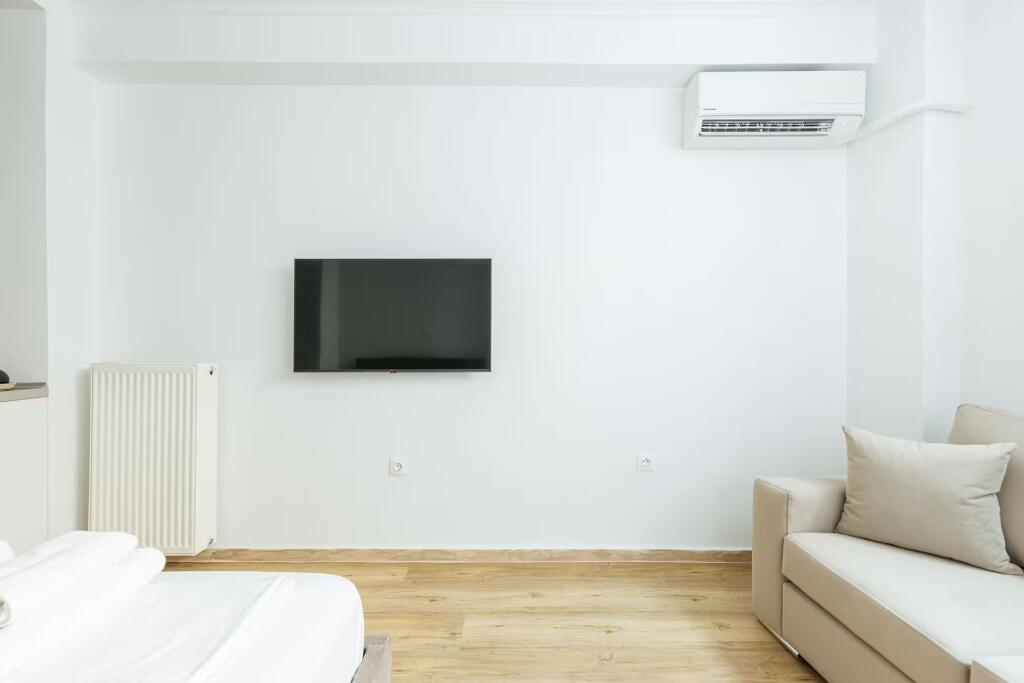 Apartment For Rent 1+1 in Center (ID B2101174) Tirane​