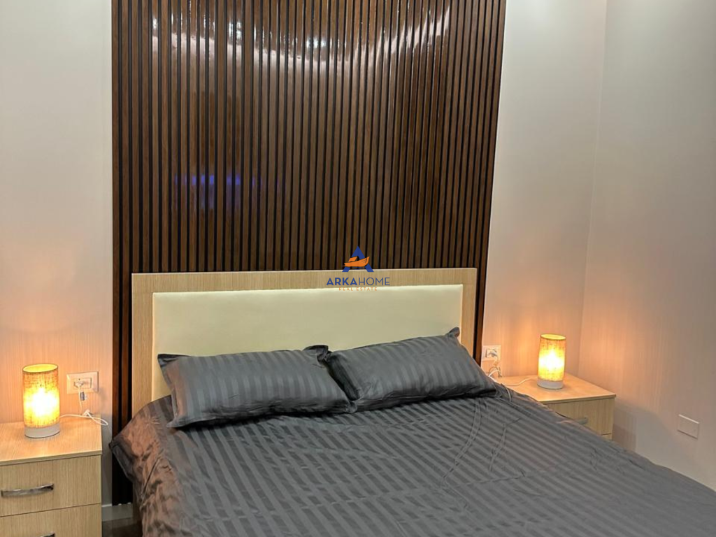 APPARTAMENTO IN AFFITTO 2+1+VERANDA "PAZAR I RI, VIA RIZA JASA" 650 EURO.