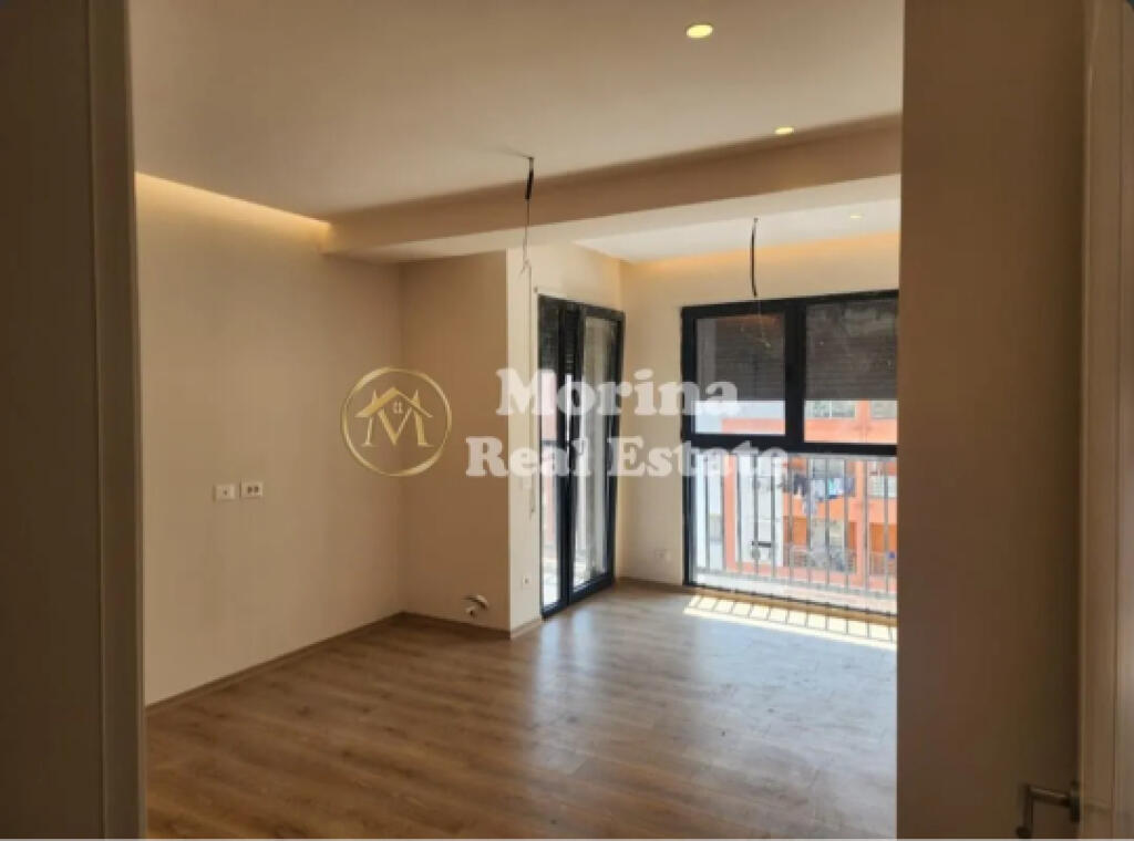 Affitto, Appartamento 2+1+2 (vuoto), Bulevardi i Ri, 500 euro/mese + (posto auto)