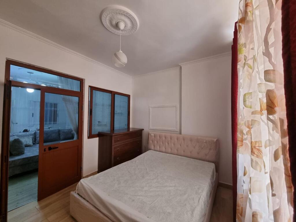 2+1,i mobiluar,te vila L astir,cmimi 450 euro