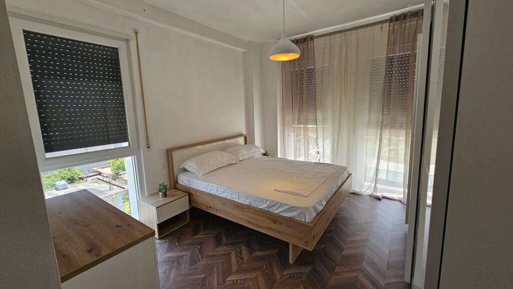 Appartamento 2+1 in affitto, Bermon Ndertim, vicino al Bulevardit te Ri e alla Grande Anello!