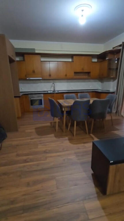 Ingresso in affitto casa privata 2+1 a Kodra e Priftit