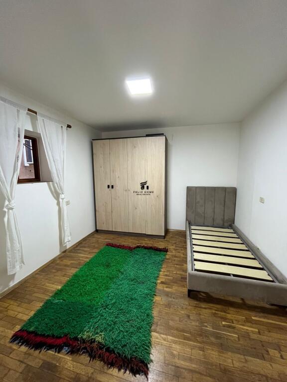 MONOLOCALE IN AFFITTO 40 M2 STRADA DI ELBASAN 400 EURO