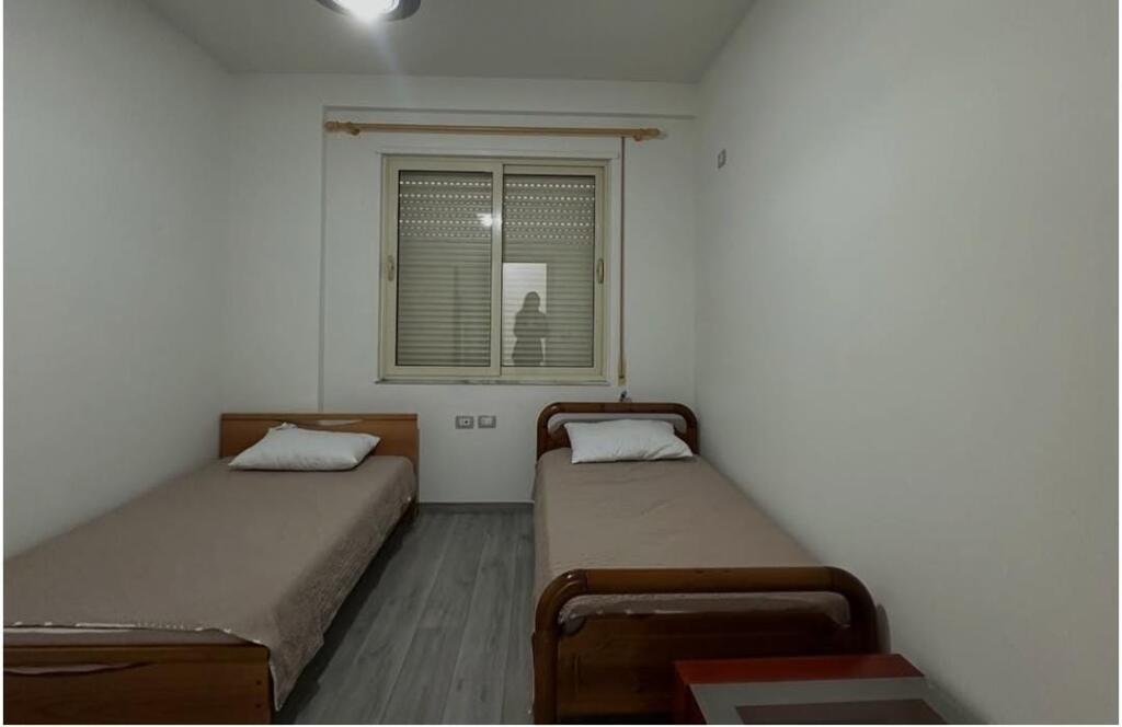 2+1, liqeni i thatë, 750 euro me parkim