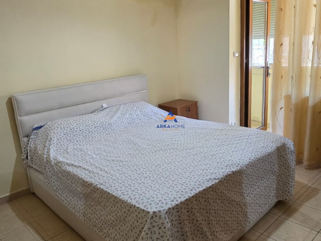 SHITET APARTAMENT 2+1+BALLKON "RRUGA FORTUZI,SHKOLLA JERONIM DE RADA" 195.000 EURO.