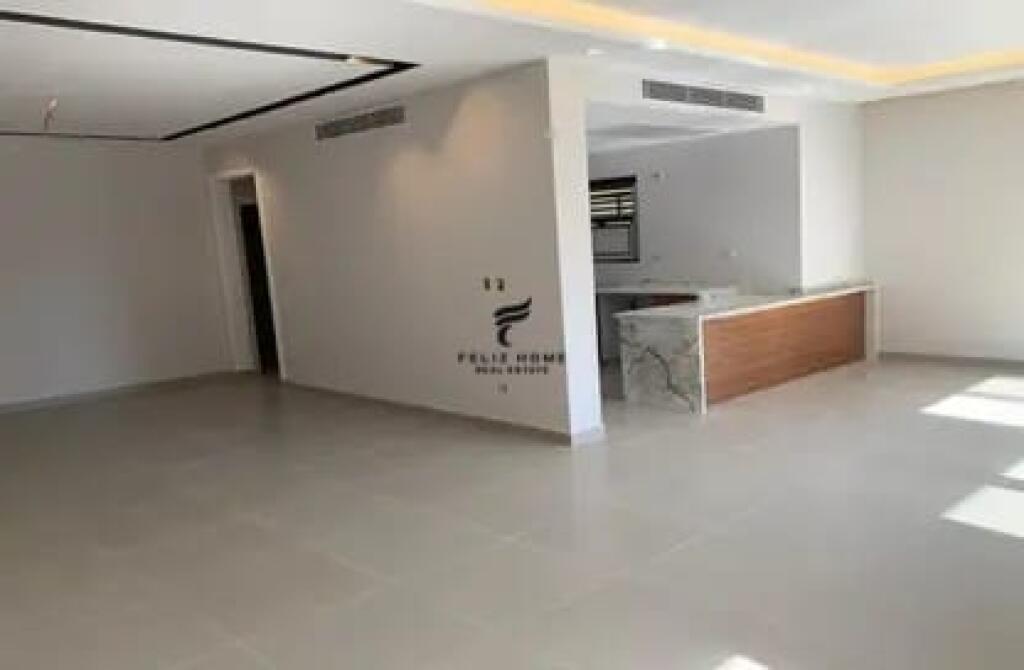 NEGOZIO IN VENDITA 55 M2 STAZIONE DEI TRENI 270.000 EURO