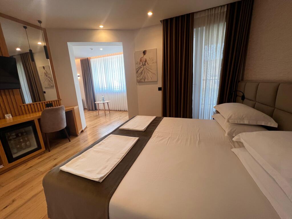 In vendita, Hotel, “Rrethrrotullimi i Shkozës” ,Tirana.