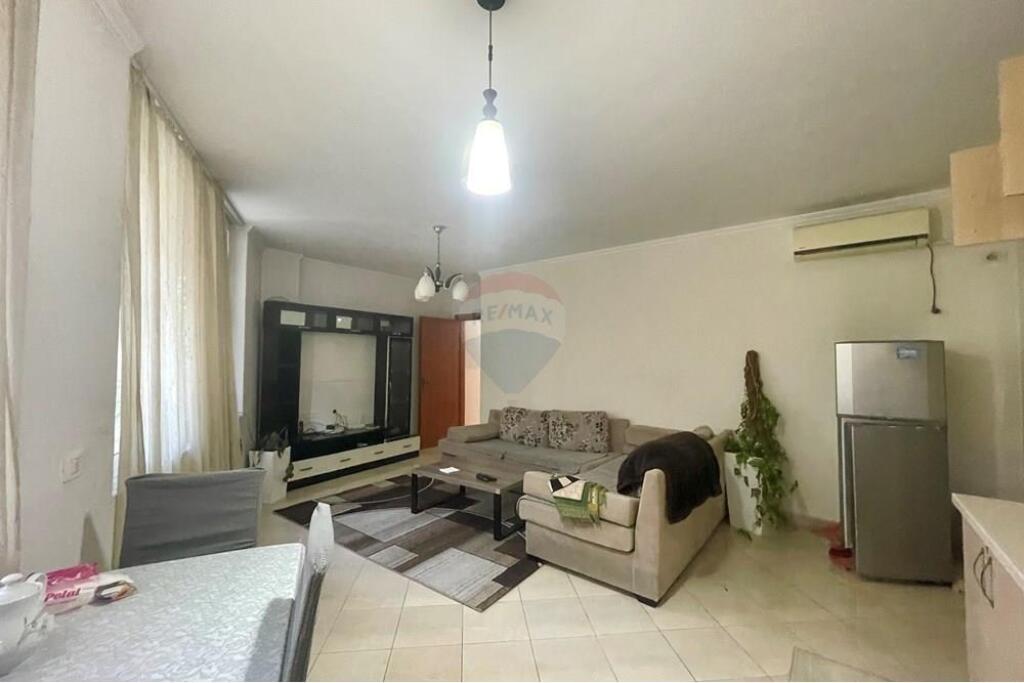 APPARTAMENTO 2+1 IN AFFITTO IN VIA NDRE MJEDA vicino al ex parco
