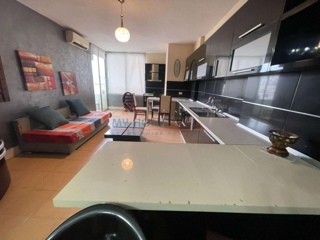 Appartamento 2+1 in affitto a Komuna e Parisit