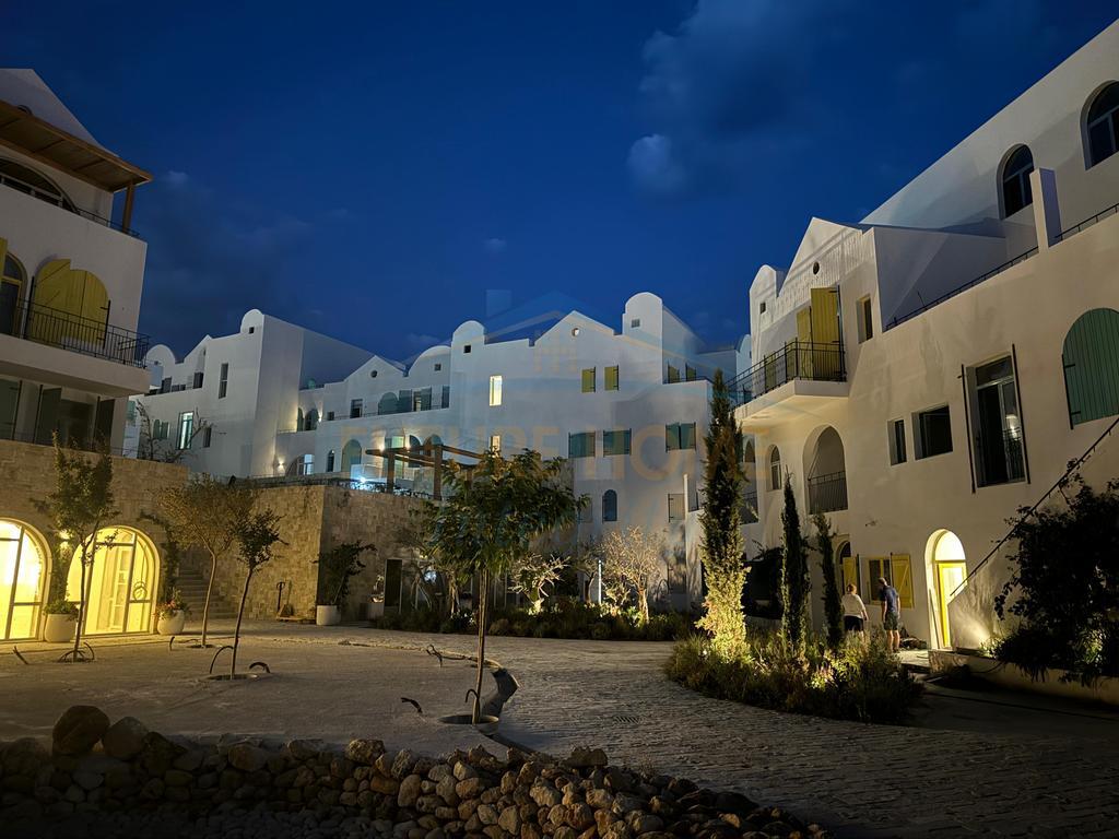 Vendesi Appartamento 1+1+2 Posti Auto, Residenza Santorini, Dhermi