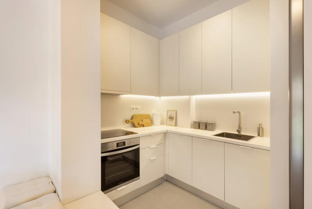 Apartament Me Qera 2+1 Ne Astir (ID B220846) Tirane