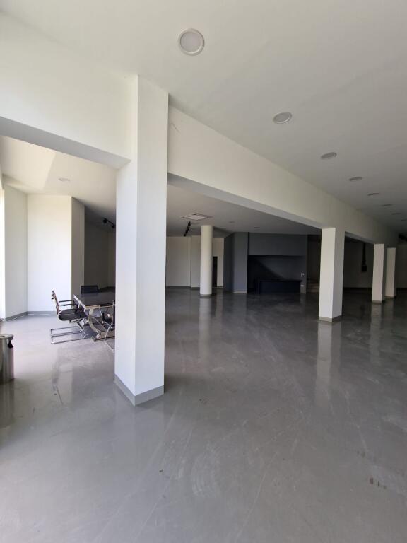 MAGAZZINI IN AFFITTO