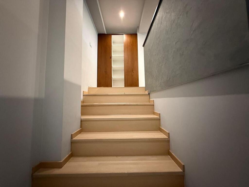 ZYRE ME QERA 80 M2 KOMUNA E PARISIT 800 EURO