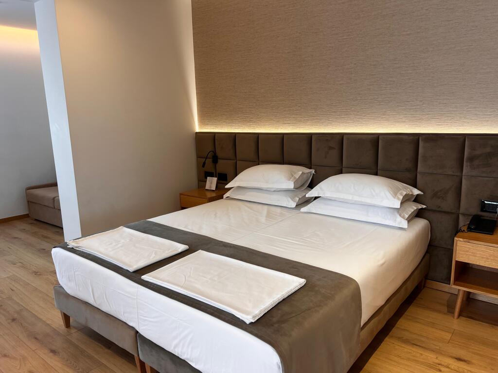 In vendita, Hotel, “Rrethrrotullimi i Shkozës” ,Tirana.
