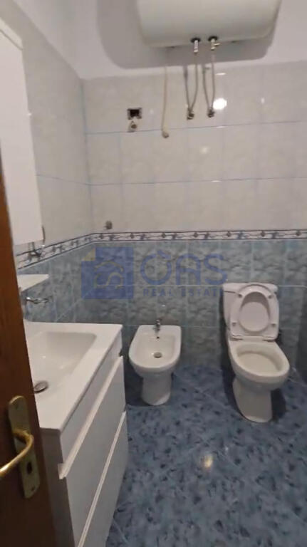Ingresso in affitto casa privata 2+1 a Kodra e Priftit