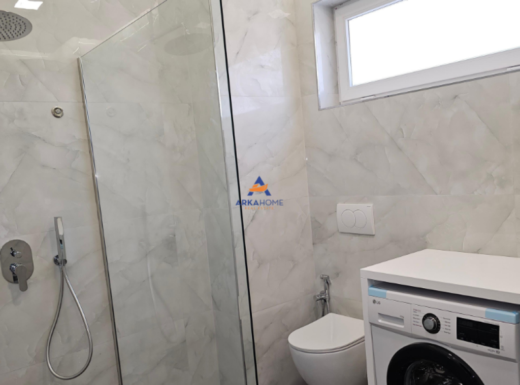 AFFITTASI APPARTAMENTO 1+1+VERANDA "PAZAR I RI, VIA RIZA JASA" 650 EURO