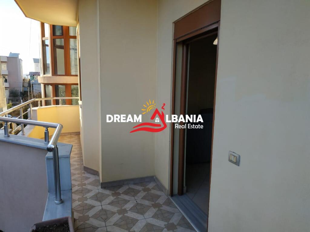 Vendesi Super Villa di 5 piani a Selite vicino alla scuola Marin Barleti a Tirana (ID 4151156)
