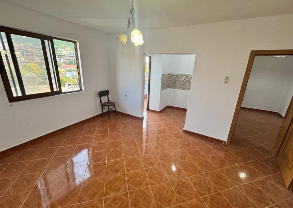 Appartamento 1+1 in vendita a Kombinat, Via Llambi Bonata!