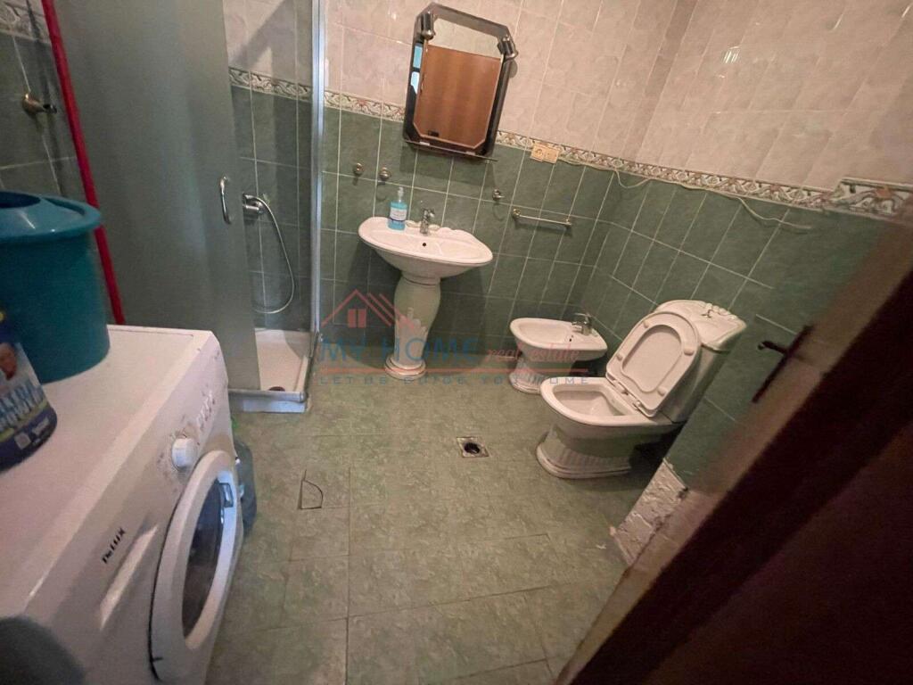 Appartamento 2+1 in affitto a Komuna e Parisit