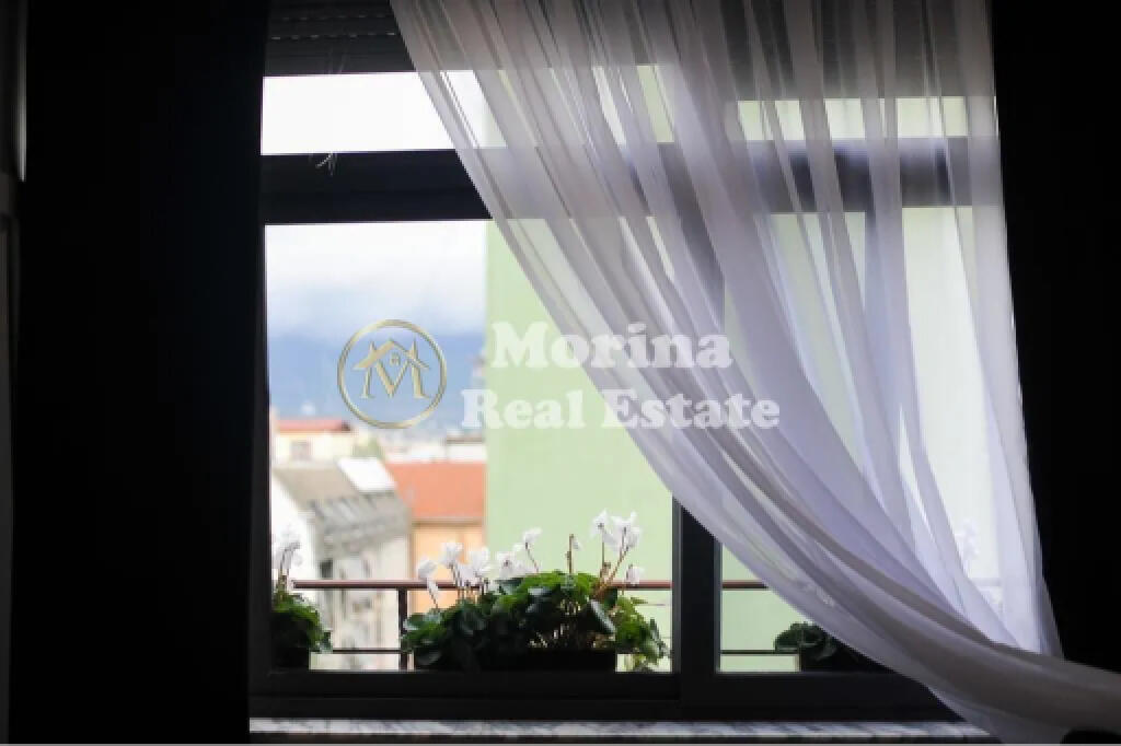Affitto, Appartamento 2+1+2, Palazzi Agimi, 950 euro/mese.