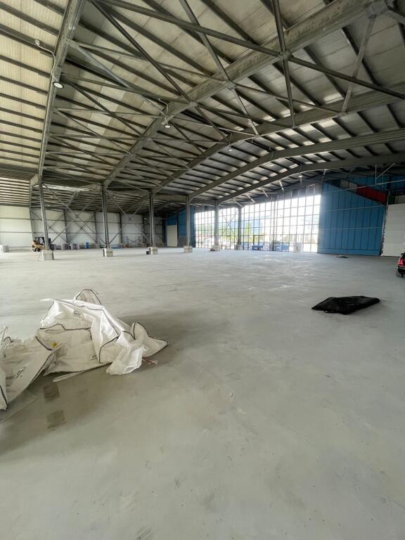 WAREHOUSE FOR RENT NEAR RRINASI