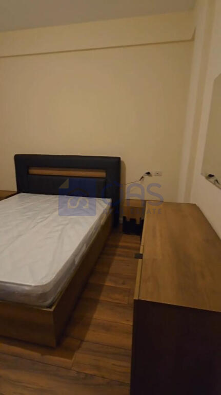 Ingresso in affitto casa privata 2+1 a Kodra e Priftit