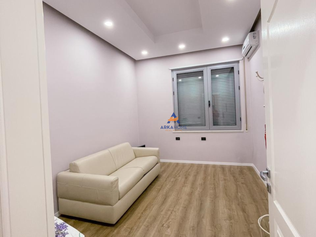 AFFITTASI APPARTAMENTO 2+1+BALCONE "PAZARI I RI" 1000 EURO (INCLUSO POSTO AUTO 1200 EURO)