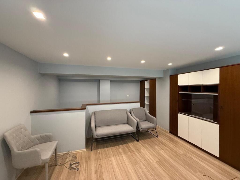 ZYRE ME QERA 80 M2 KOMUNA E PARISIT 800 EURO