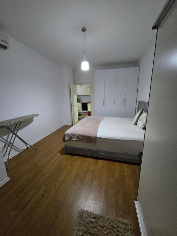 Jepet me Qira – Apartament 1+1 | Liqeni i Thatë, pranë Hotel Radisson