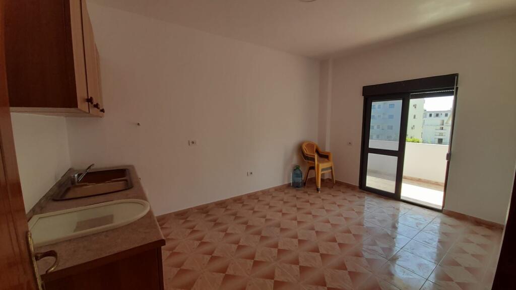 APARTAMENT PER SHITJE NE GOLEM