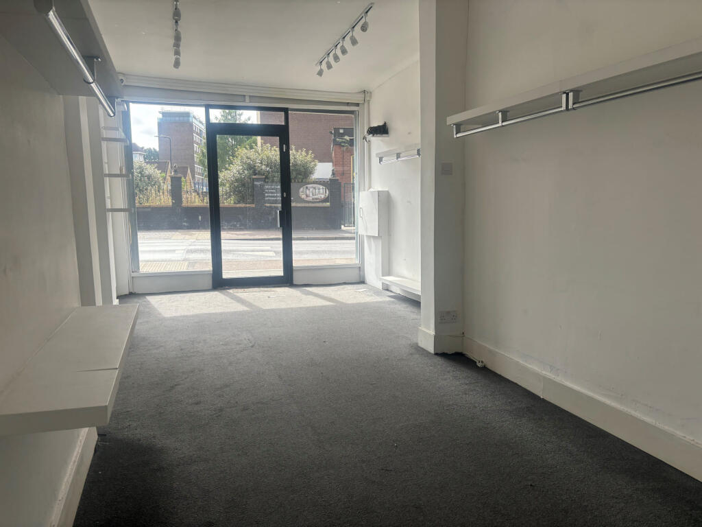 Negozio In Affitto In Via Kavaja (ID BD21731) Tirana